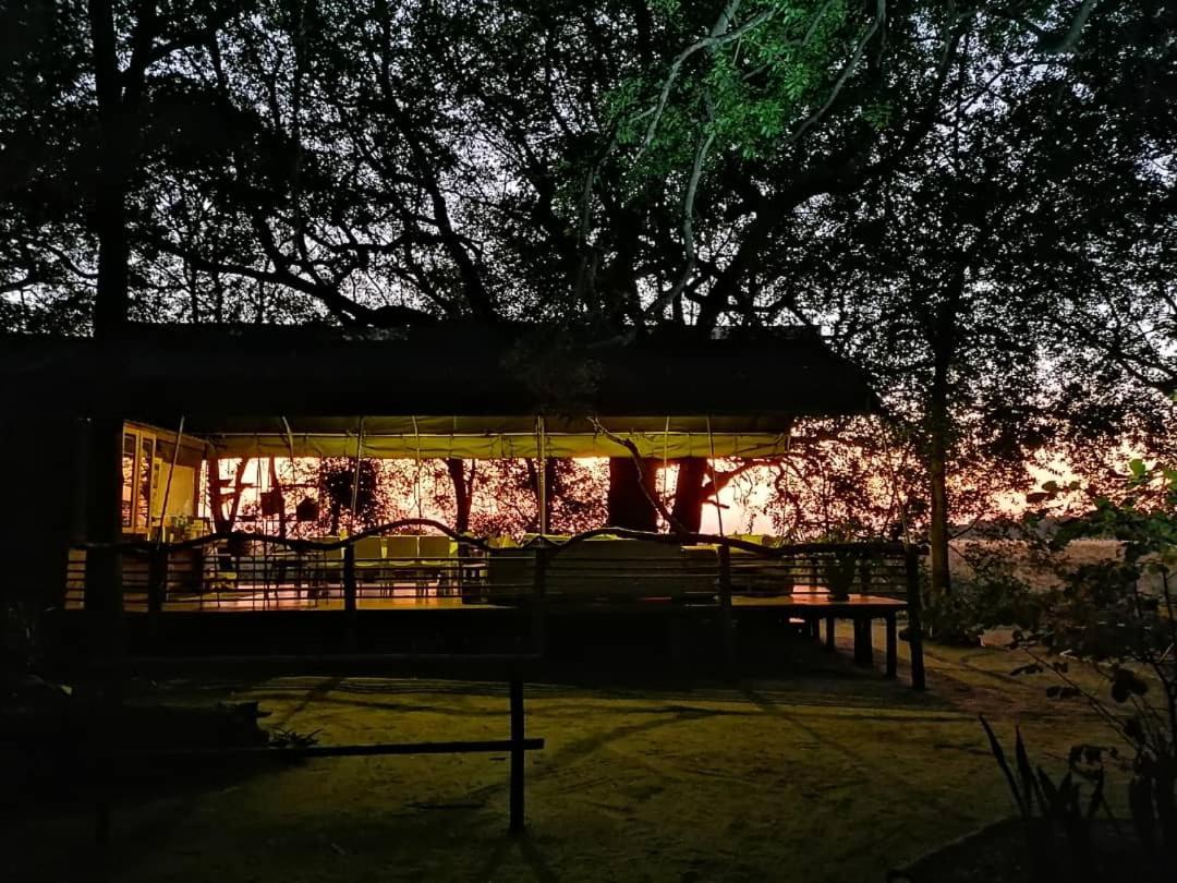 Askiesbos - Samochima Bush Camp Shakawe Exterior foto